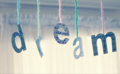 “勇敢”堅(jiān)定夢(mèng)想，不忘初心繼續(xù)前行——12月演講主題1