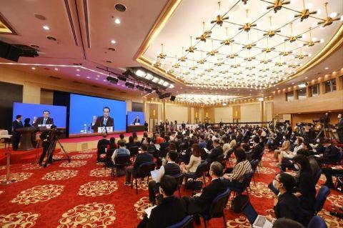 李克強：今年政府支出更多向民生領(lǐng)域傾斜，特別是義務(wù)教育和基本醫(yī)療